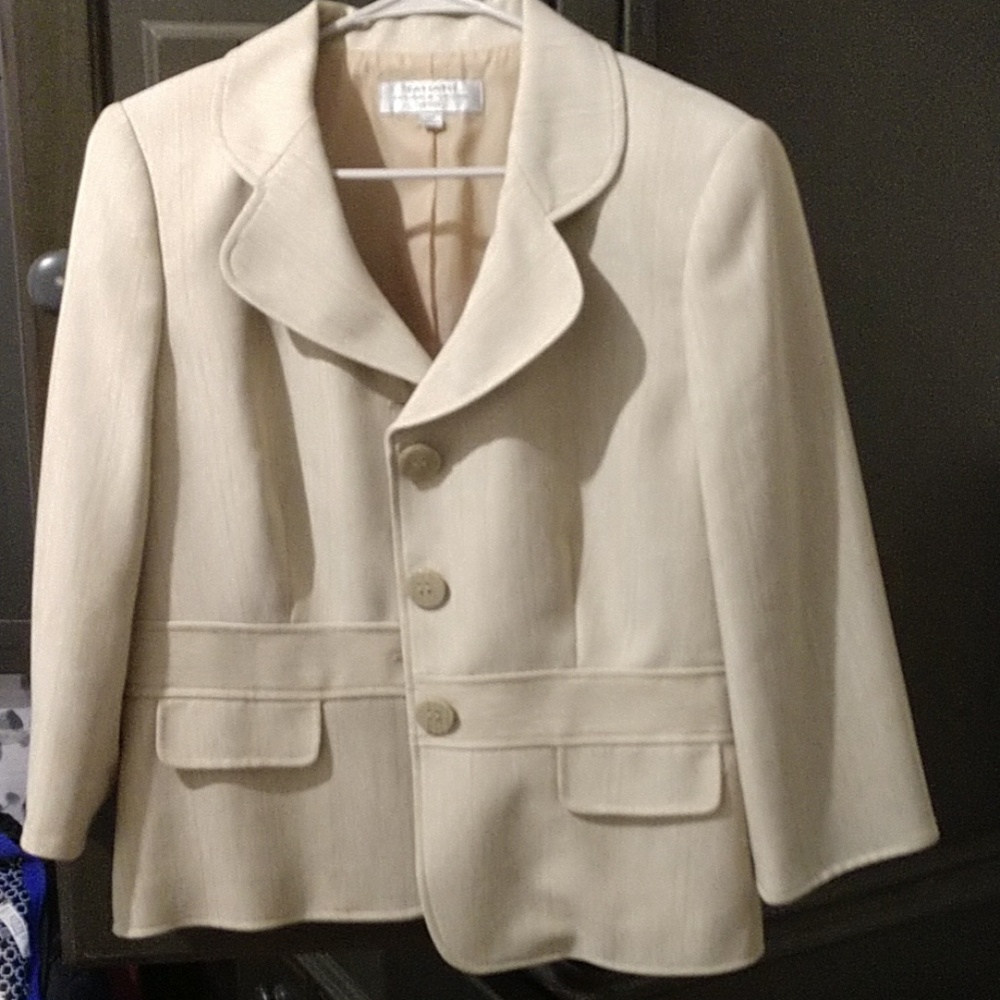 Tahari Blazer